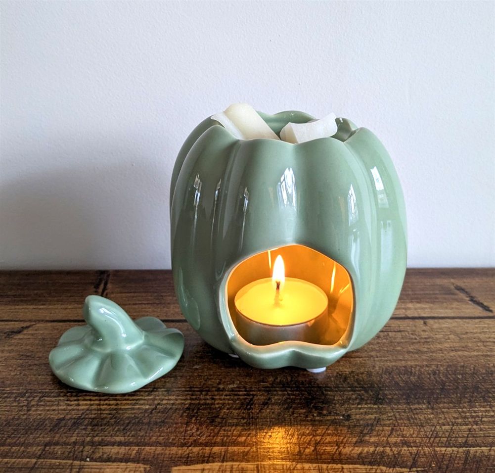 HALLOWEEN / AUTUMN Pumpkin Oil Burner/Wax Melter - Green
