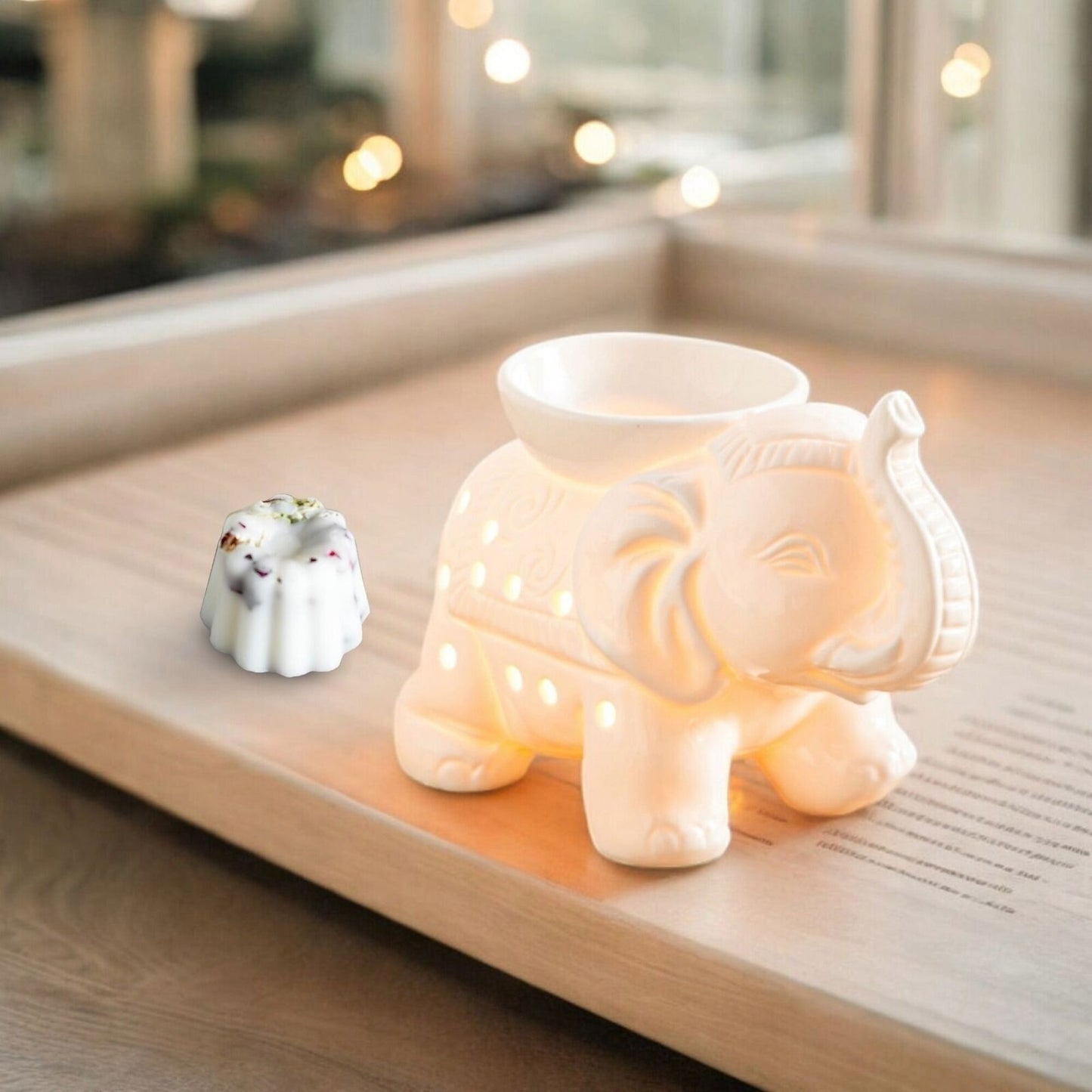 Tandy Elephant - Oil Burner/Wax Melter - White