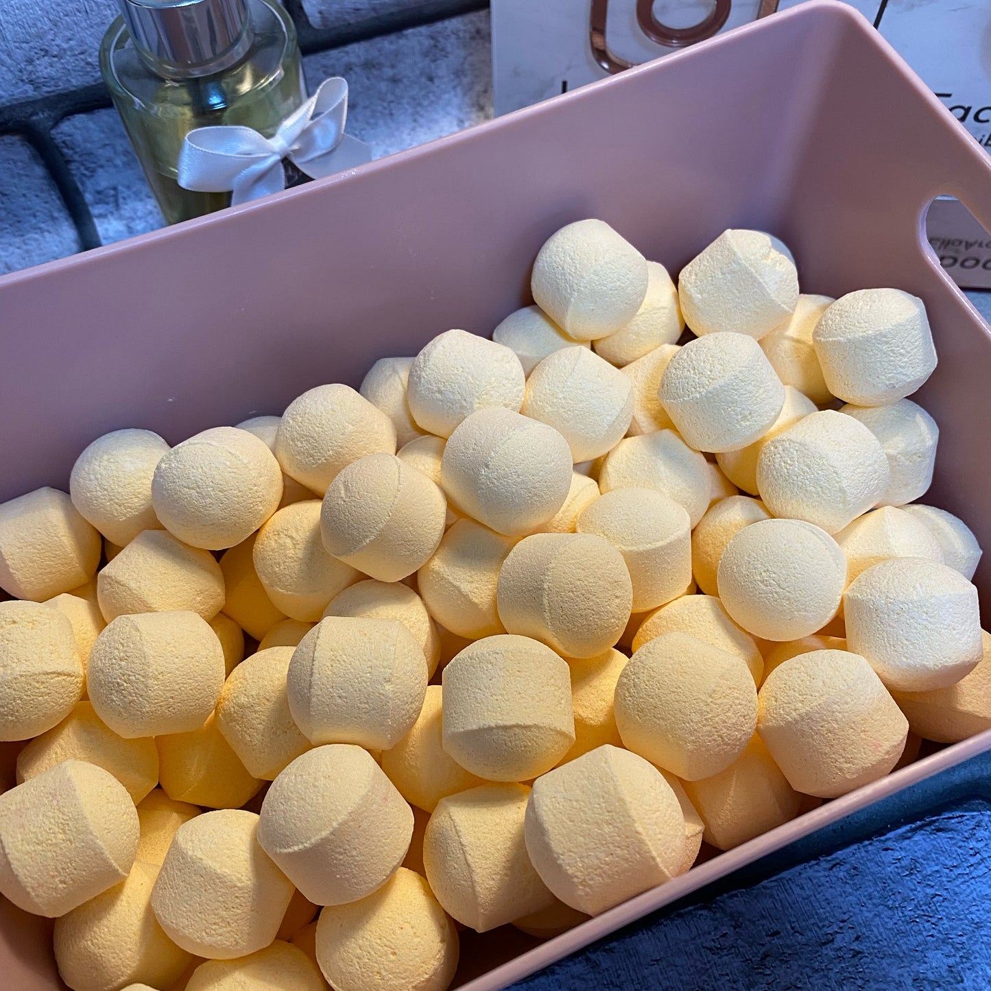 Bath Bombs Chill Pills - Pina Colada