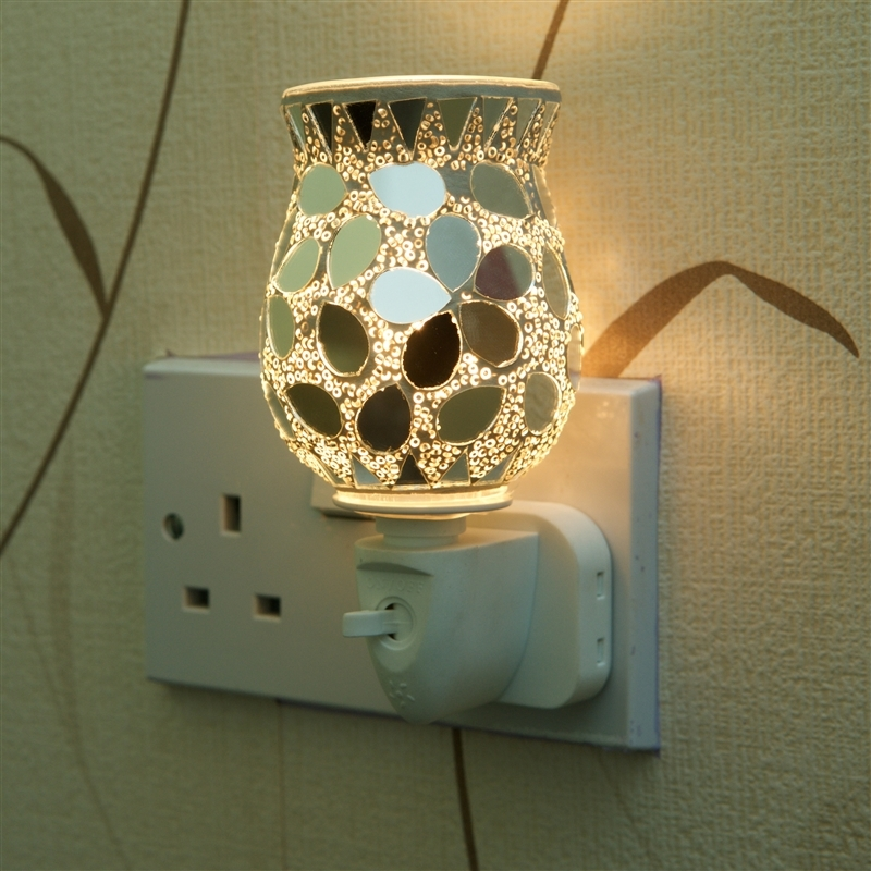 Coloured Glass Mosaic Light Up PLUG IN Electric Oil Burner - Silver Tulip