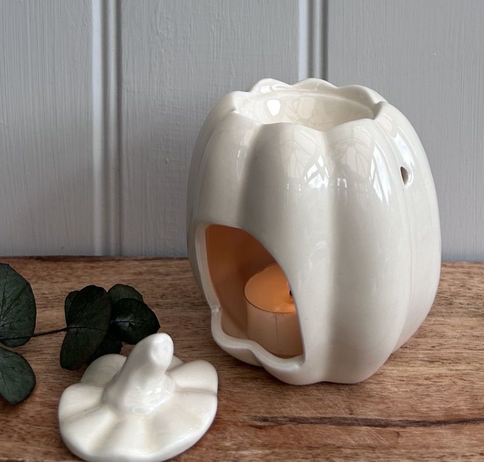 HALLOWEEN / AUTUMN  Pumpkin Oil Burner/Wax Melter -Cream